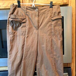 Chico's Crop/Capri Pants Brown Size 1 (M - 8)